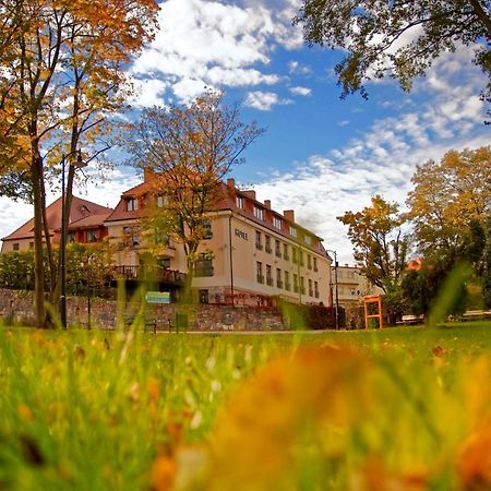 Hotel I Restauracja "Pod Orlem" Картузи Екстер'єр фото